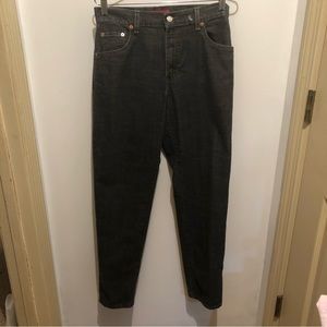 Women’s classic Levi’s 550 jeans with relaxed fit